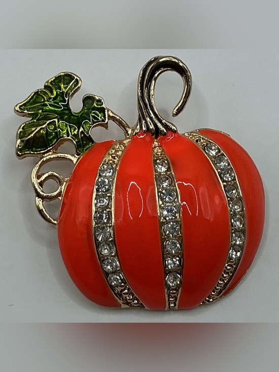 Jewelry - ENAMEL AND RHINE STONE HARVEST PUMPKIN BROOCH
